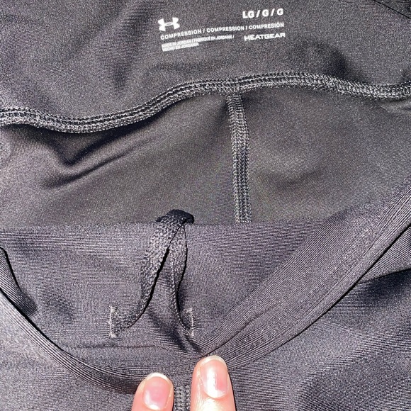 UA cropped multi color leggings - Picture 2 of 3